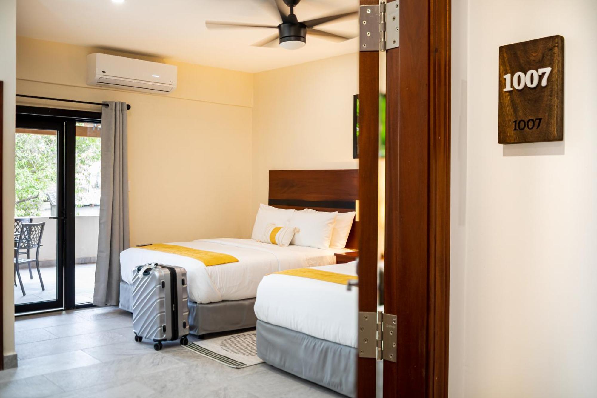 The West House Boutique Hotel San Ignacio Esterno foto